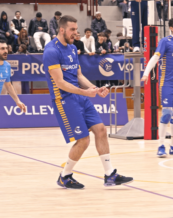 Fabio Losco saluta il Volley Casoria